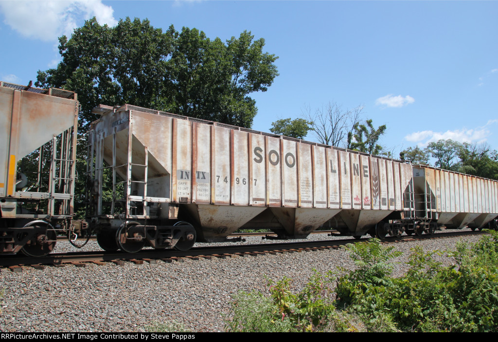 INTX 74967 former SOO line covered hopper